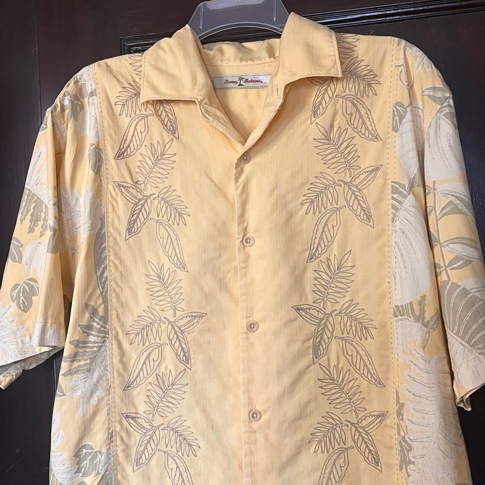 Tommy Bahama 100% Silk Embroidered Tropical Leaf Shirt - Picture 2 of 13